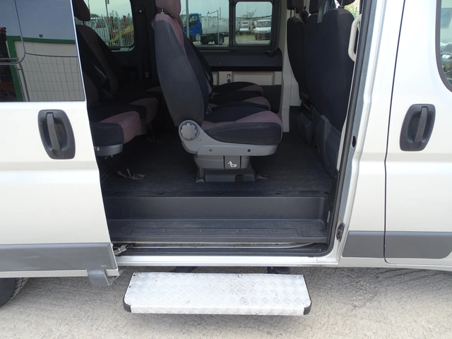 Fiat Ducato 9 МЕСТА С  КЛИМАТИК - автомобили, коли, обяви за нови и употребявани 6