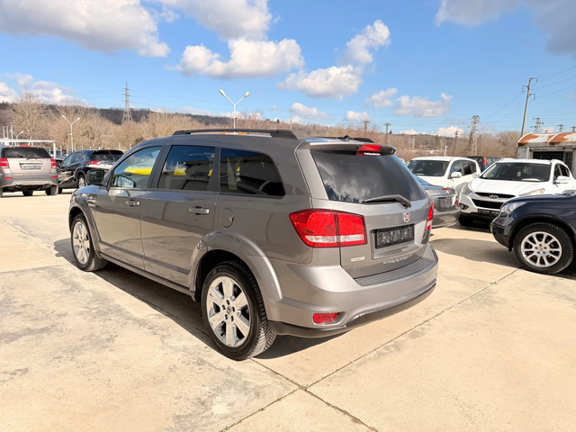 Fiat Freemont 2.0Mjet 140k.c* Navi* 7места* UNIKAT* - автомобили, коли, обяви за нови и употребявани 4