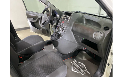 Fiat Panda 1.1i - автомобили, коли, обяви за нови и употребявани 8