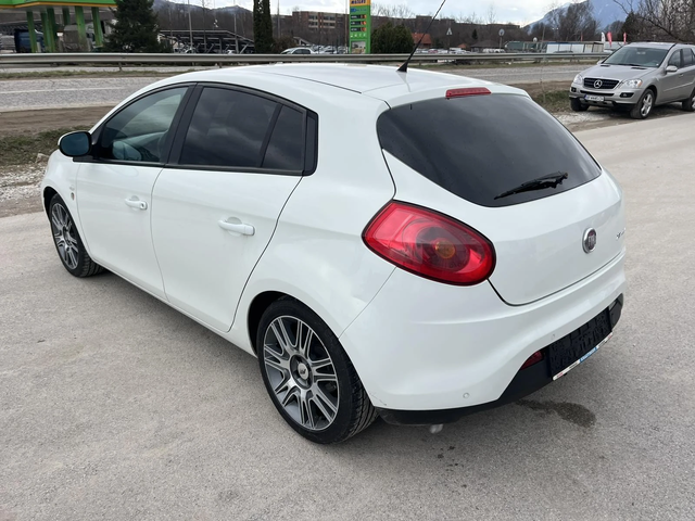 Fiat Punto 1.4I 90кс 6 СКОРОСТИ EURO 4 КЛИМАТИК - автомобили, коли, обяви за нови и употребявани 4
