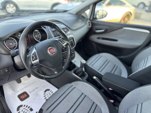 Fiat Punto PUNTO EVO 1.4бензин/метан - автомобили, коли, обяви за нови и употребявани 8