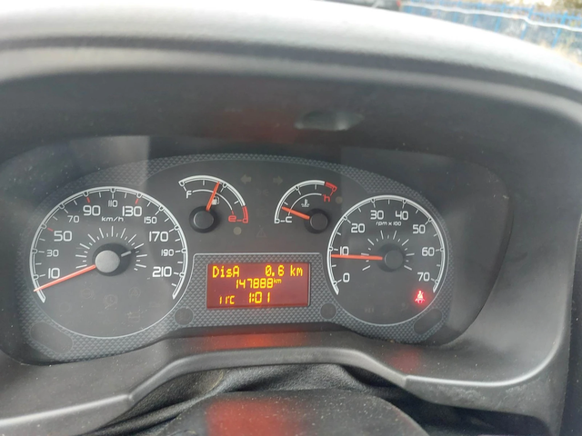 Fiat Qubo 1,3d 95ps EURO 5 - автомобили, коли, обяви за нови и употребявани 9