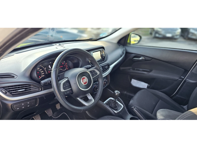 Fiat Tipo 1.4i-6ск+ Газ-ГОТОВ ЗА ТАКСИ - автомобили, коли, обяви за нови и употребявани 5