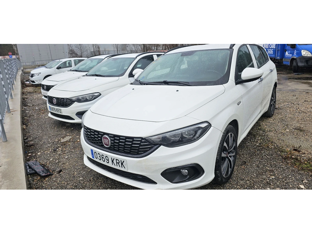 Fiat Tipo 1.4i 120кс+ ЗАВОДСКА ГАЗ-ПОДХОДЯЩИ ЗА ТАКСИ - автомобили, коли, обяви за нови и употребявани 8