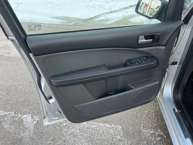 Ford C-max 2.0TDCI 136кс 6 СКОРОСТИ КЛИМАТРОНИК ВНОС ИТАЛИЯ - автомобили, коли, обяви за нови и употребявани 6