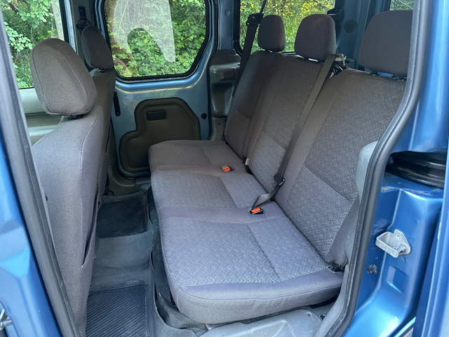 Ford Connect 1.8tdci - автомобили, коли, обяви за нови и употребявани 13