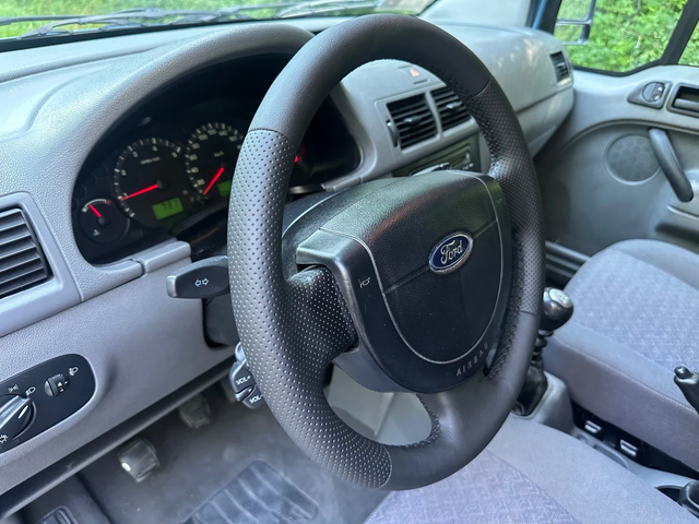 Ford Connect 1.8tdci - автомобили, коли, обяви за нови и употребявани 9