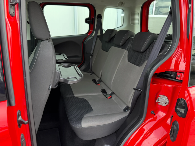 Ford Courier Пътнически Euro 6b - автомобили, коли, обяви за нови и употребявани 11