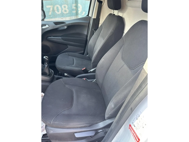 Ford Courier 1.5TD - автомобили, коли, обяви за нови и употребявани 8
