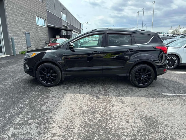 Ford Escape * Titanium * 2 КЛЮЧА* PANO* KEYLESS* ПОДГРЕВ* - автомобили, коли, обяви за нови и употребявани 1