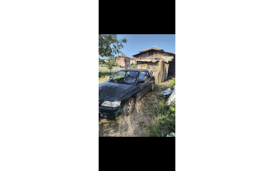 ford-escort-ima-monitor-s-tach-skrin-i-kamera-za-zadno-vrashtane - 1