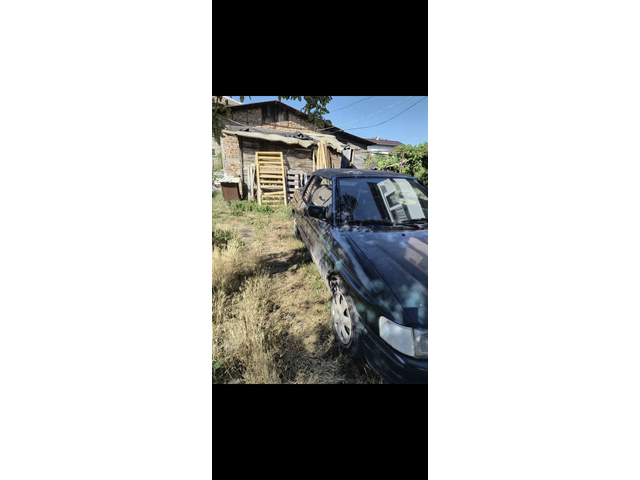 Ford Escort Има монитор с тъч скрин и камера за задно връщане - автомобили, коли, обяви за нови и употребявани 2