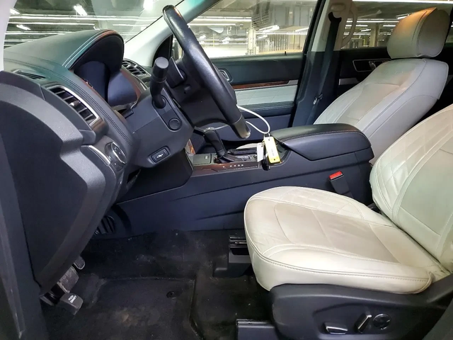 Ford Explorer PLATINUM - автомобили, коли, обяви за нови и употребявани 6