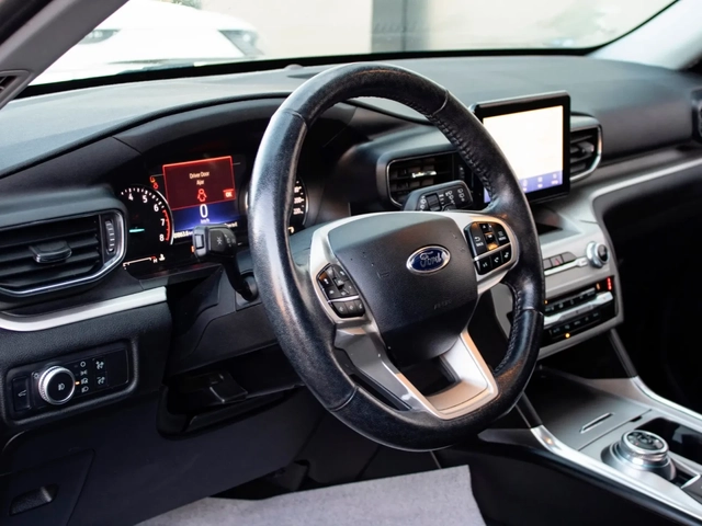Ford Explorer 4x4 XLT - NAVI-3RD ROW SEATS-NO ACCIDENTS-CARPLAY - автомобили, коли, обяви за нови и употребявани 5