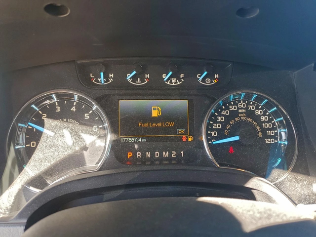 Ford F150 SuperCrew / 4x4 / Подсилени амортисьори / LED / - автомобили, коли, обяви за нови и употребявани 8