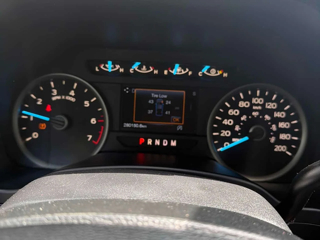 Ford F150 * 4WD SuperCrew Box * CARFAX * ЛИЦЕНЗИРАН ДИЛЪР - автомобили, коли, обяви за нови и употребявани 7