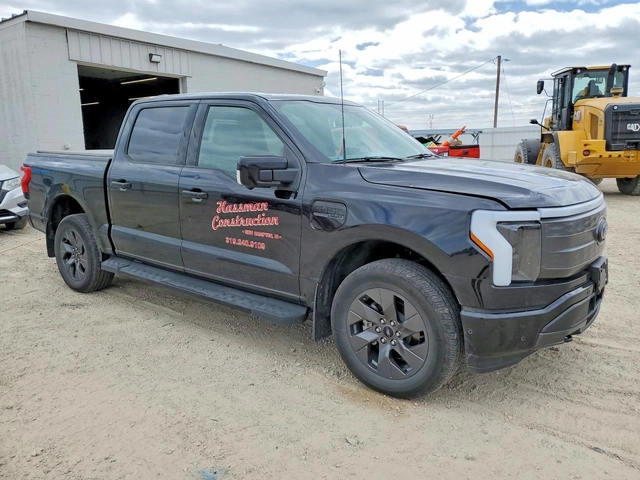 Ford F150 LIGHTNING PRO 4x4 - автомобили, коли, обяви за нови и употребявани 3