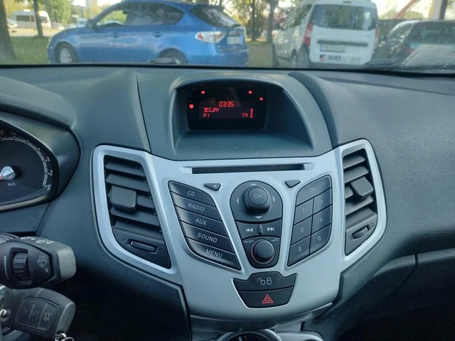 Ford Fiesta 1,2i 82ps EURO 5B - автомобили, коли, обяви за нови и употребявани 11