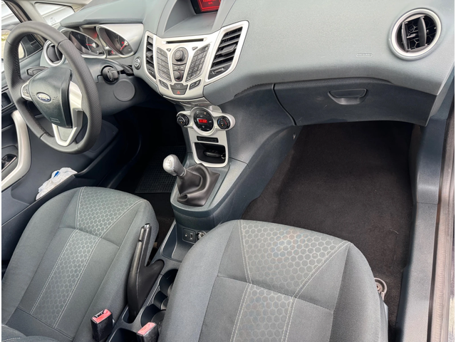 Ford Fiesta 1, 3i 82ps, 5вр., Titanium, ел.пак., климатр., мул - автомобили, коли, обяви за нови и употребявани 8