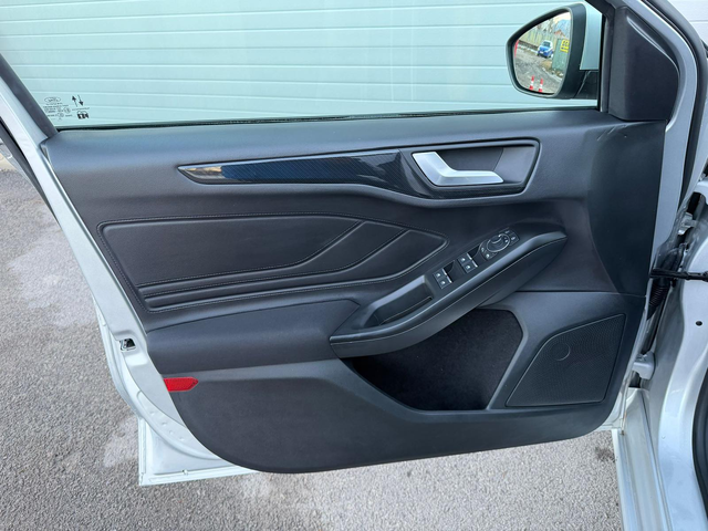 Ford Focus 1.5D - автомобили, коли, обяви за нови и употребявани 6