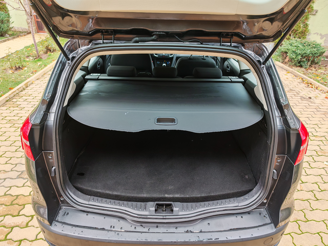 Ford Focus = 1.6= -ГАЗОВА УРЕДБА - автомобили, коли, обяви за нови и употребявани 17