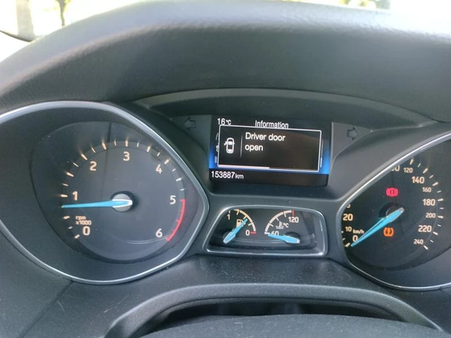 Ford Focus 1, 5TDCI 120ps NAVI - автомобили, коли, обяви за нови и употребявани 9