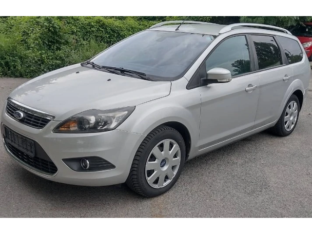 Ford Focus 1, 6d 109ps Ghia - автомобили, коли, обяви за нови и употребявани 0
