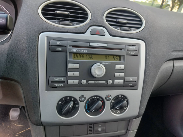 Ford Focus 1,6d 90ps KLIMA - автомобили, коли, обяви за нови и употребявани 9