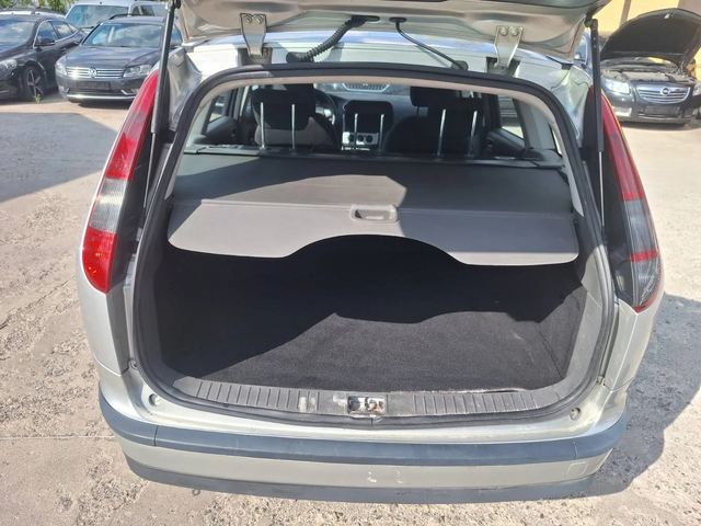 Ford Focus 1.6 tdi Италия - автомобили, коли, обяви за нови и употребявани 10