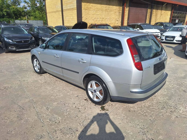 Ford Focus 1.6 tdi Италия - автомобили, коли, обяви за нови и употребявани 3