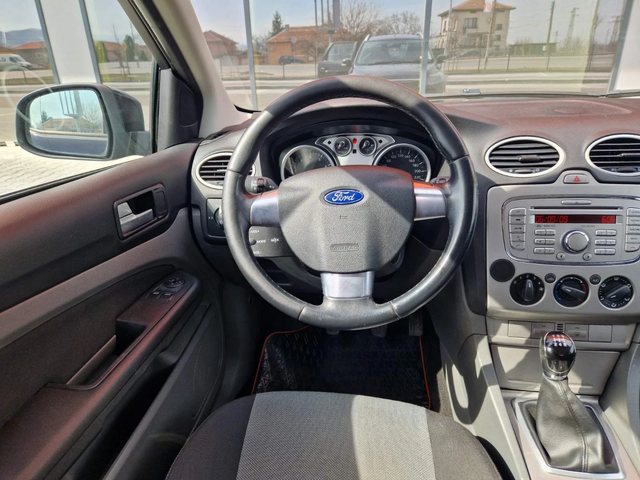 Ford Focus 1.8 / 125 к.с. - автомобили, коли, обяви за нови и употребявани 11