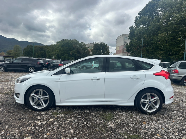 Ford Focus 1.5TDCI 120kc ST-LINE - автомобили, коли, обяви за нови и употребявани 5