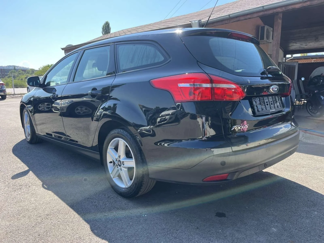 Ford Focus 1.0 T - автомобили, коли, обяви за нови и употребявани 5