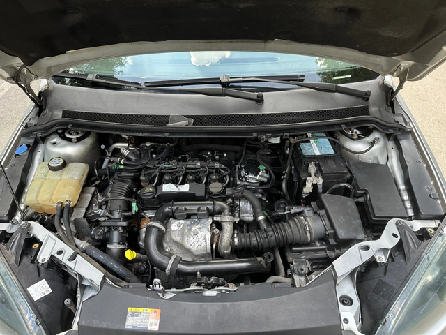 Ford Focus 1.6TDCi/90 - автомобили, коли, обяви за нови и употребявани 11