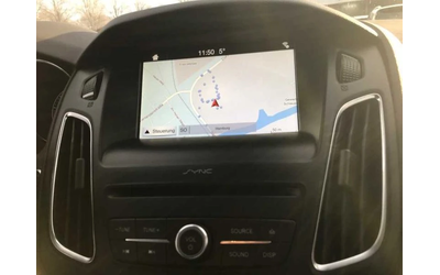 Ford Focus RS 2.3 - автомобили, коли, обяви за нови и употребявани 9