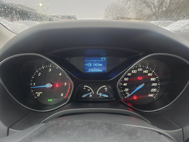 Ford Focus 1.6tdci 95к.с Titanium - автомобили, коли, обяви за нови и употребявани 16