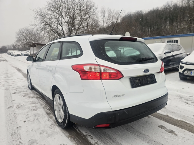 Ford Focus 1.6tdci 95к.с Titanium - автомобили, коли, обяви за нови и употребявани 2