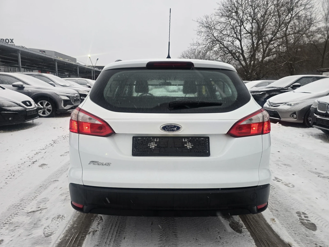 Ford Focus 1.6tdci 95к.с Titanium - автомобили, коли, обяви за нови и употребявани 5