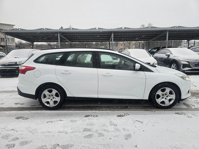 Ford Focus 1.6tdci 95к.с Titanium - автомобили, коли, обяви за нови и употребявани 7