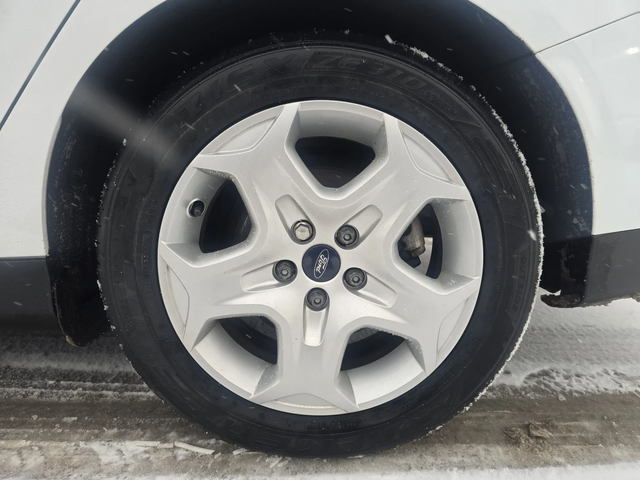 Ford Focus 1.6tdci 95к.с Titanium - автомобили, коли, обяви за нови и употребявани 8