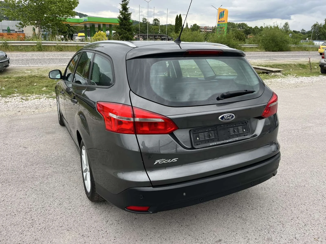 Ford Focus 1.5TDCI 95кс EURO 6B АВТОПИЛОТ ВНОС ИТАЛИЯ - автомобили, коли, обяви за нови и употребявани 4