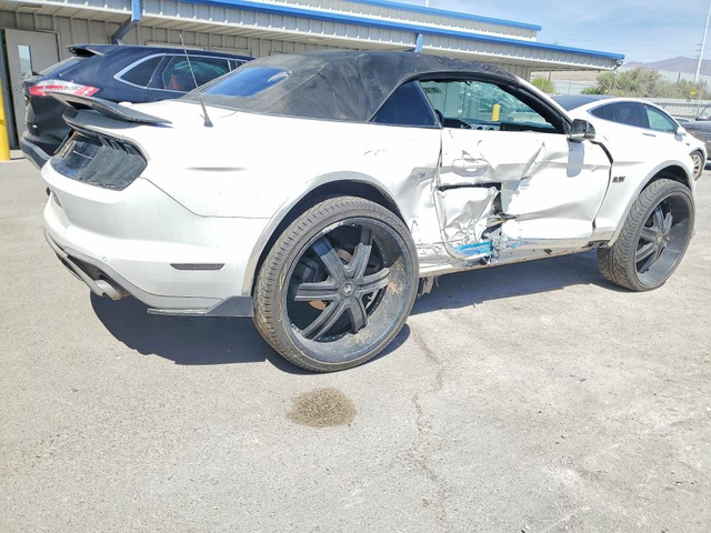 Ford Mustang 2.3L 4 Rear-wheel drive - автомобили, коли, обяви за нови и употребявани 3