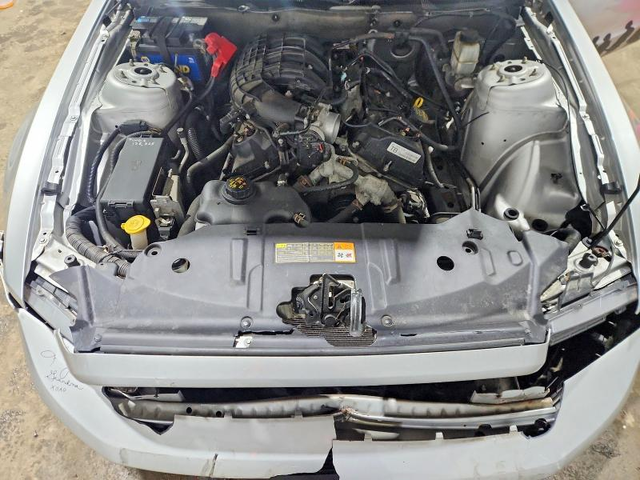 Ford Mustang 3.7L 6 Rear-wheel drive - автомобили, коли, обяви за нови и употребявани 11