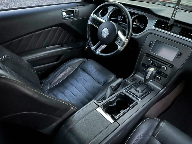 Ford Mustang 3.7 V6 / NAVI - автомобили, коли, обяви за нови и употребявани 4