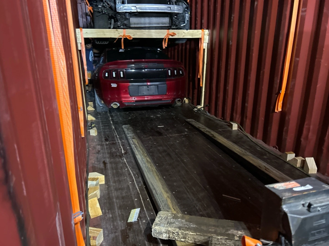 Ford Mustang 3.7 V6 / NAVI - автомобили, коли, обяви за нови и употребявани 8