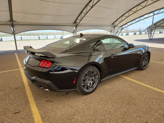 Ford Mustang GT| 5.0L V8| CARFAX| - автомобили, коли, обяви за нови и употребявани 2