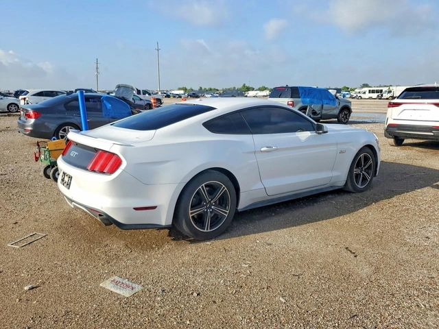 Ford Mustang 5.0 GT - автомобили, коли, обяви за нови и употребявани 2