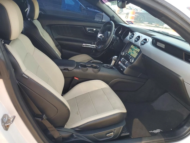 Ford Mustang 5.0 GT - автомобили, коли, обяви за нови и употребявани 9