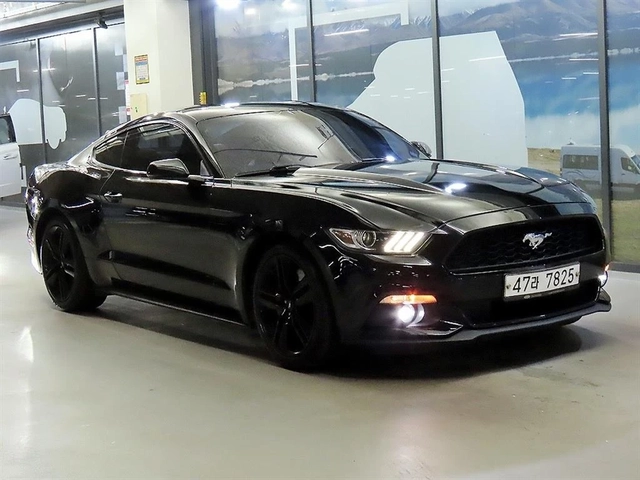 Ford Mustang 2.3 * ОБДУХ * КАМЕРА * ЧЕРВЕН САЛОН - автомобили, коли, обяви за нови и употребявани 0