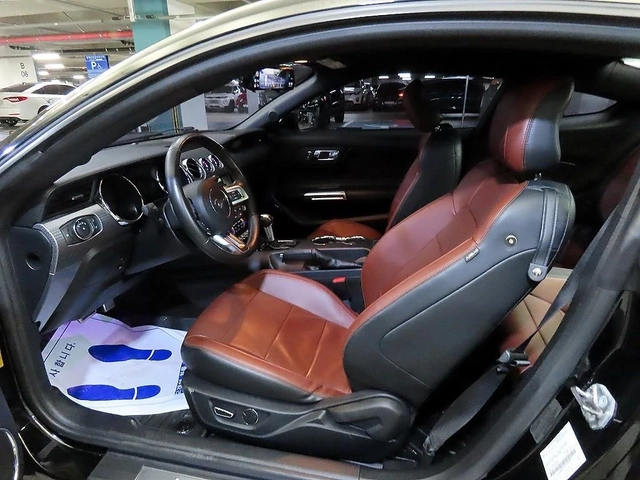 Ford Mustang 2.3 * ОБДУХ * КАМЕРА * ЧЕРВЕН САЛОН - автомобили, коли, обяви за нови и употребявани 9